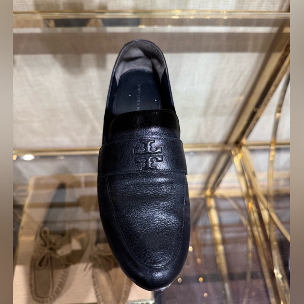Tory Burch Everly Mini Loafer Signature Leather Logo Shoe great condition